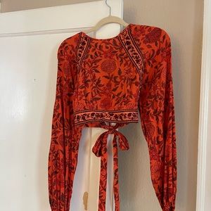 RED FLORAL OPEN BACK LONG SLEEVE CROP TOP
